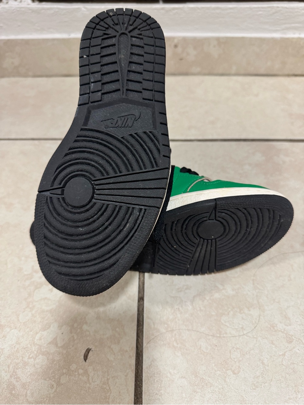 Wms Jordan 1 Lucky Green - Picture 5 of 5
